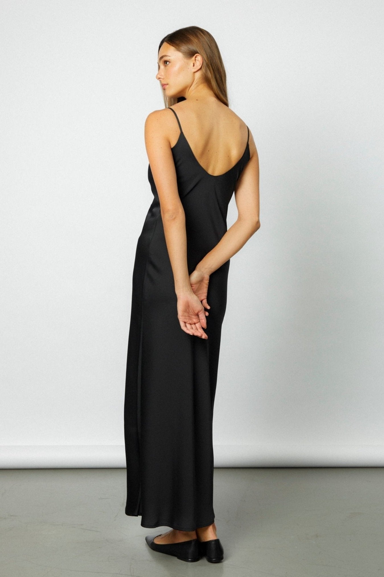 WAVE MAXI DRESS, BLACK